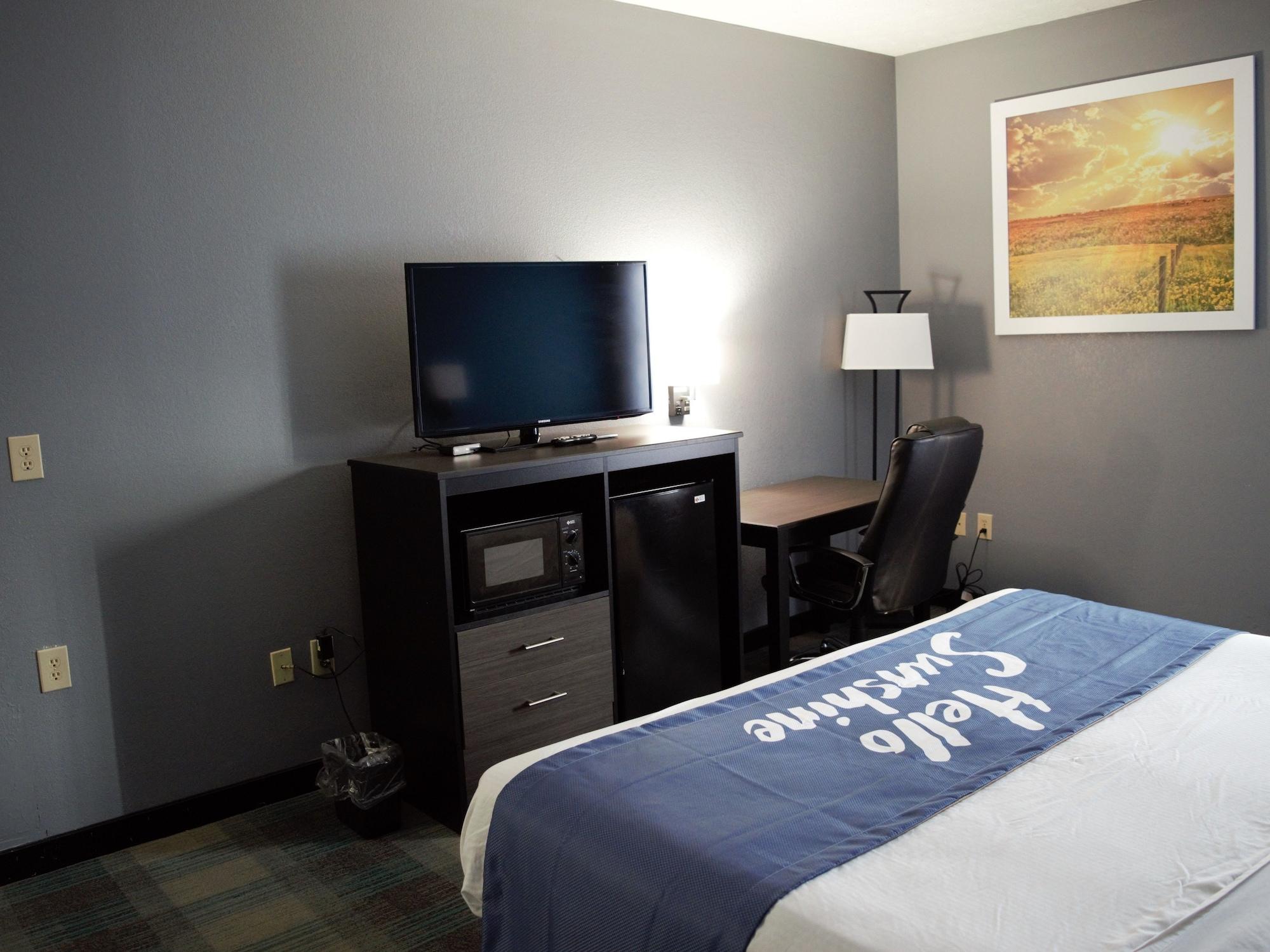 Days Inn By Wyndham Montgomery Exteriör bild