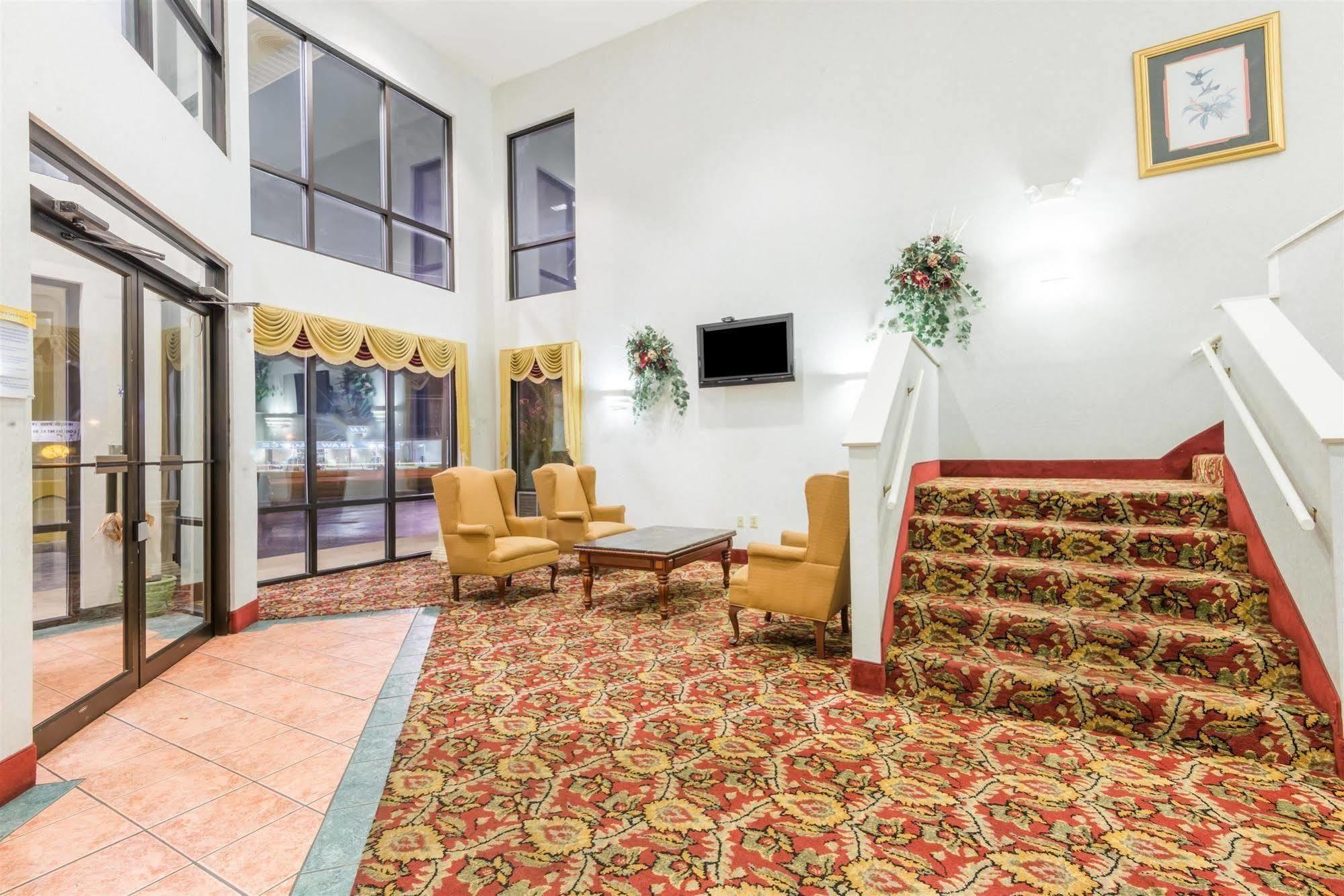 Days Inn By Wyndham Montgomery Exteriör bild